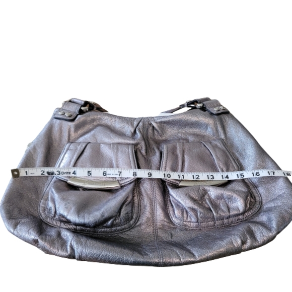 🚩SOLD🚩💥 B. MAKOWSKY LARGE SILVER METALLIC GENUINE LEATHER SHOULDER BAG - Picture 5 of 17